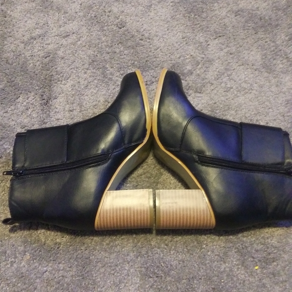 T.G. by K.S.C Booties - Picture 2 of 9